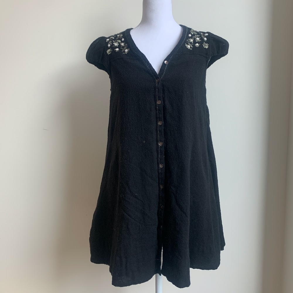 Stunning and rare Anthropologie Meadow Rue embroidered tunic dress